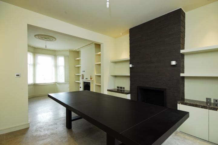 Spacious 4Br, 2Ba Home London Luaran gambar